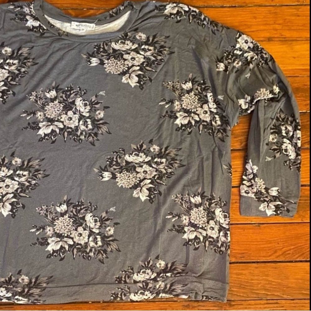 Workshop Crew Long Sleeve Grey Floral Top Size 3X